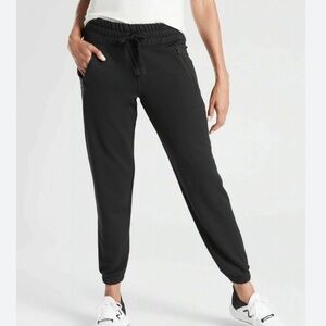 Athleta Bounce Back Joggers Medium TALL   MT Black